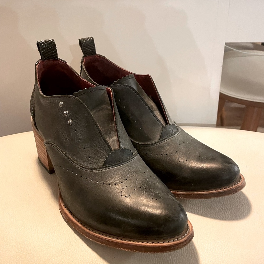 Freebird Sadie shoes size 9